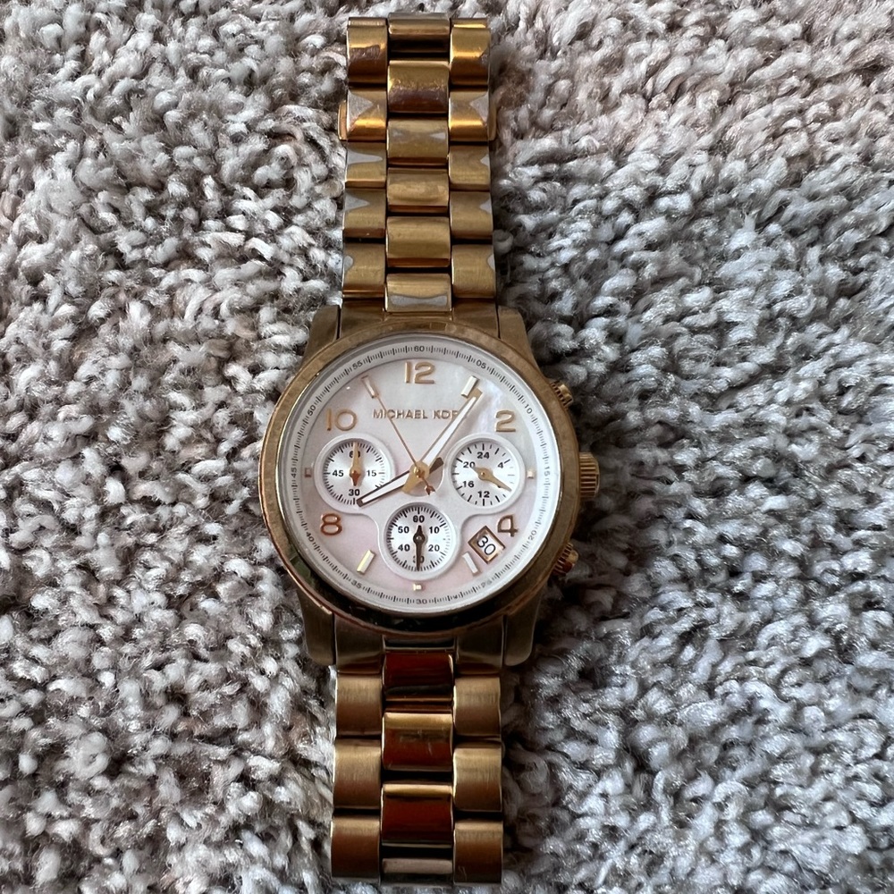 Gold-plated Michael Kors watch, good condition